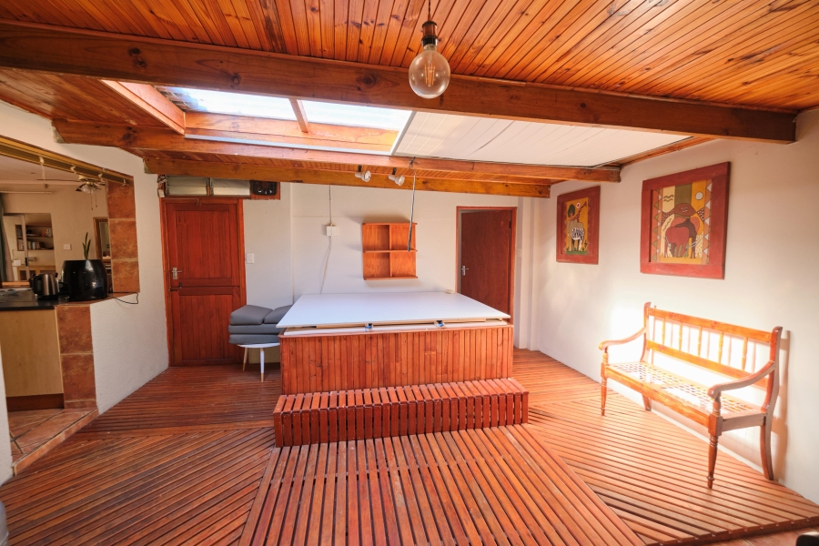 6 Bedroom Property for Sale in Schoongezicht Western Cape